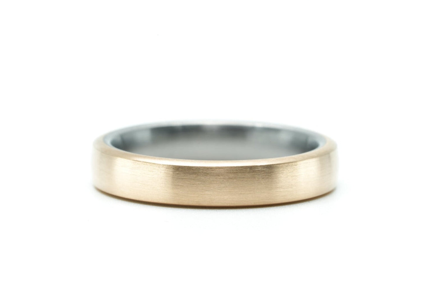 "Wilde" titanium ring with bronze exterior
