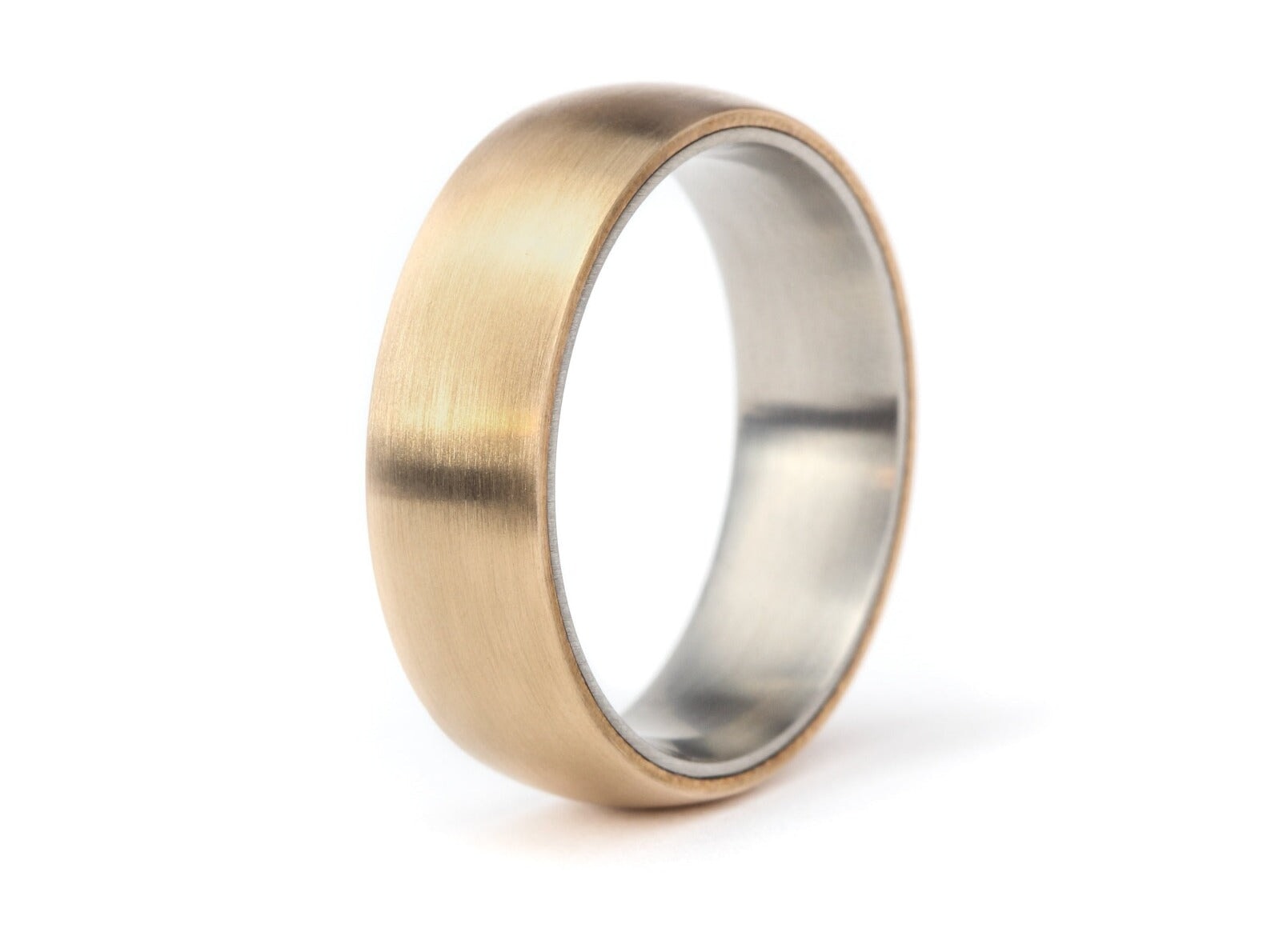 Side profile of 'Wilde' titanium ring