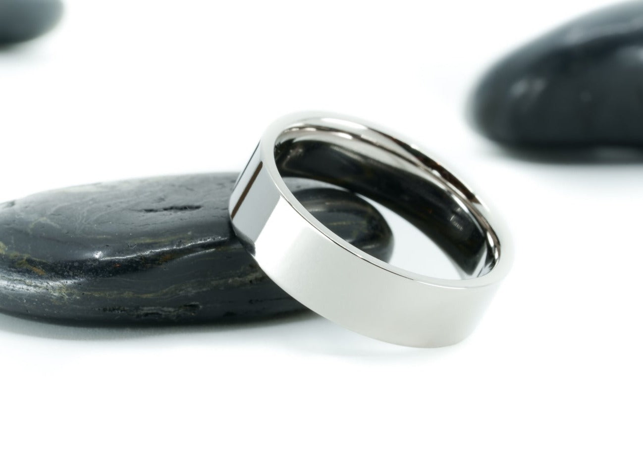 "Montevideo" Ring in White Gold or Platinum