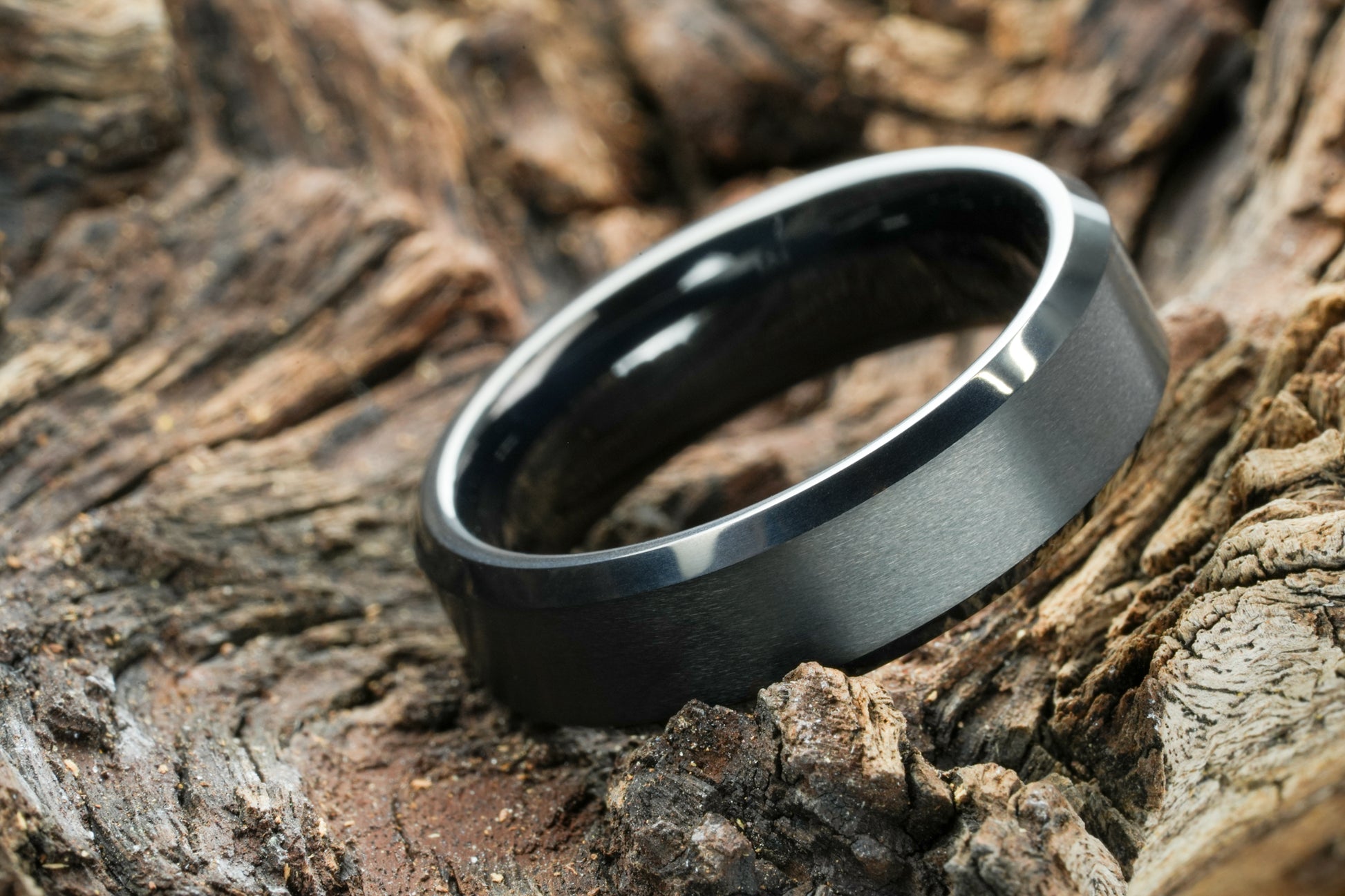 The 'Hopkins' Black Tungsten Ring – Støberi