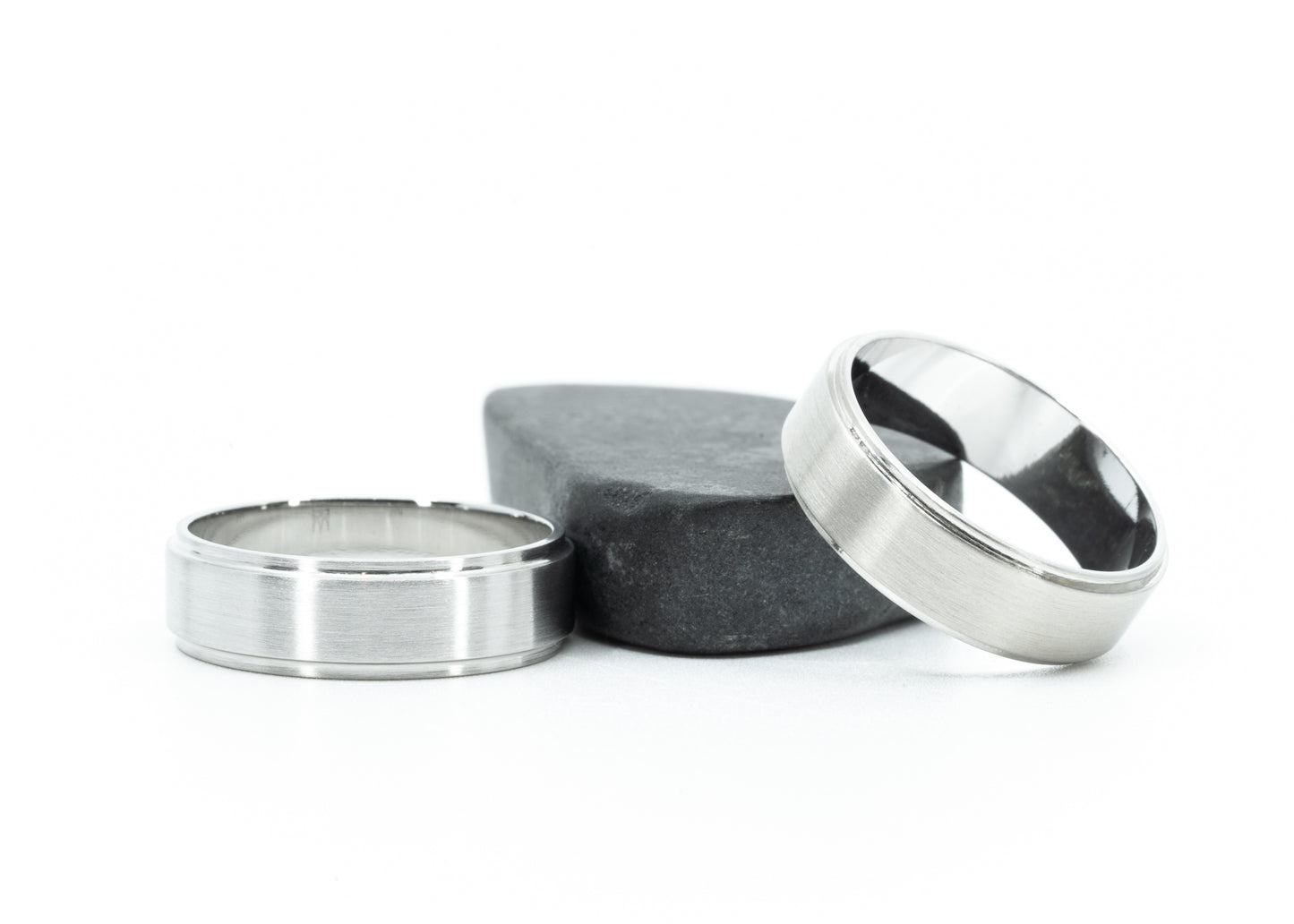 Size 9.0 Closeout Ring: 6mm "Hexom" Platinum