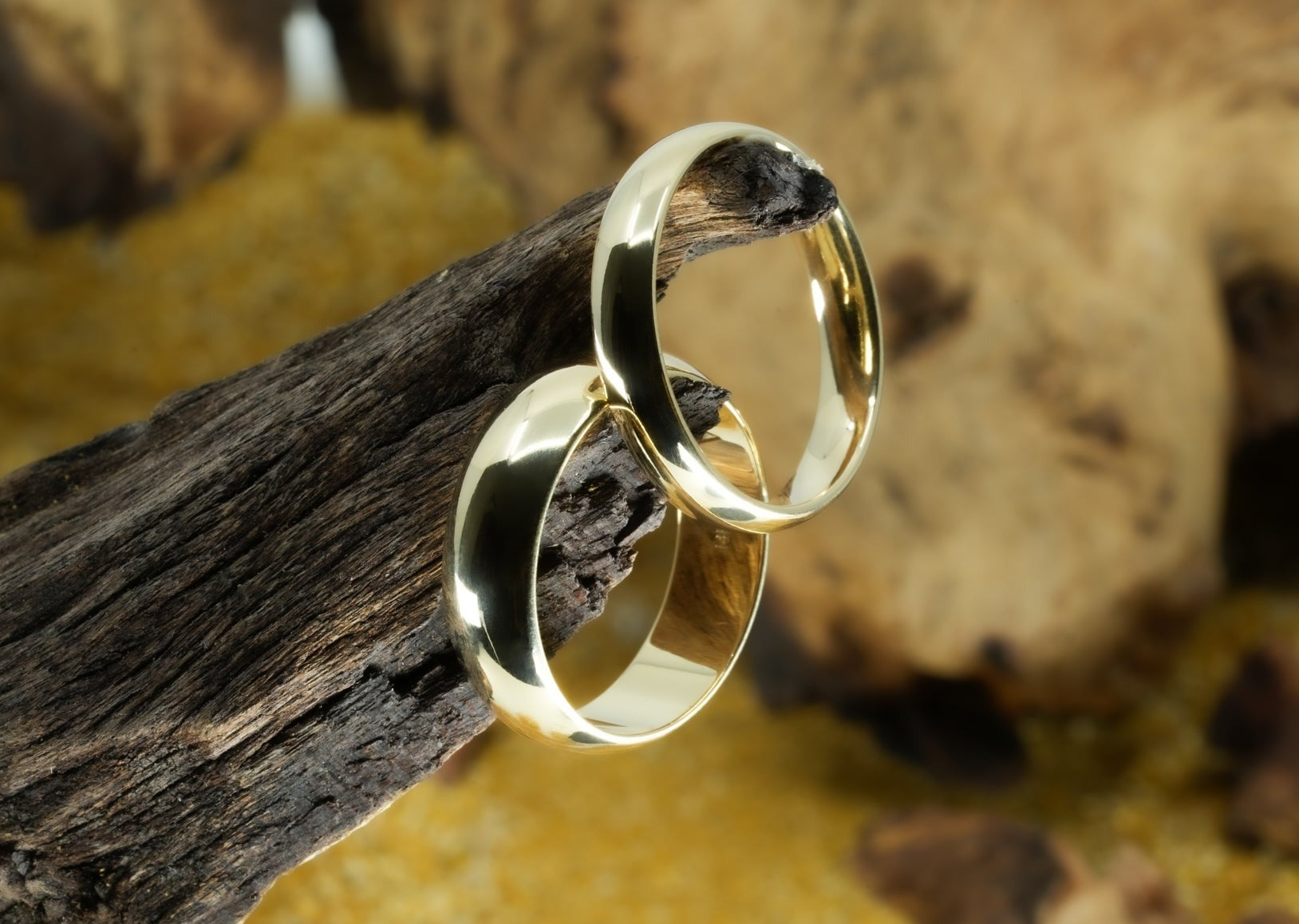 X205 Custom RIng: 14k Koss 5MM Rings 